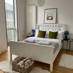 Shoreditch Cosy Flat, Next To Van Gogh Exhibition Apartment